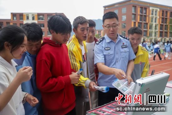 宣传现场。四川省戒毒管理局 供图