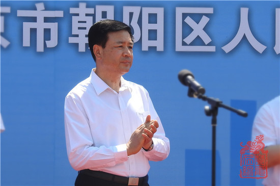 1图为公安部副部长、副市长、市禁毒委副主任、市公安局局长王小洪出席活动