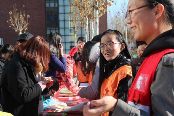 北京城市学院12.1防艾外展照片